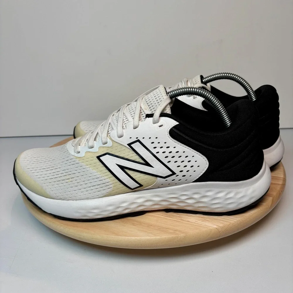 New Balance 520 v7 Mens White Black Running Shoes M520CW7 Size 11